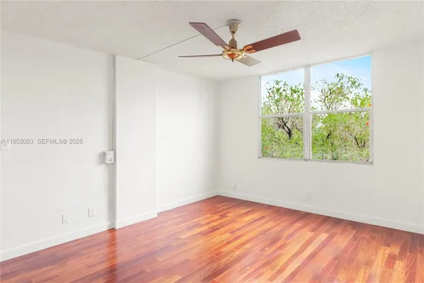 $100,000 | 117 Royal Park Drive, Unit 3H, Oakland Park, FL 33309