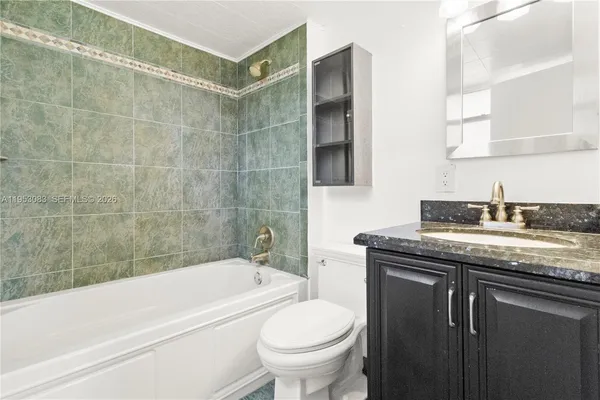 $100,000 | 117 Royal Park Drive, Unit 3H, Oakland Park, FL 33309