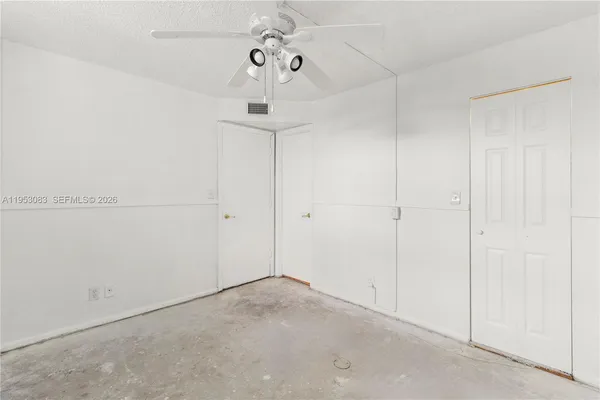 $100,000 | 117 Royal Park Drive, Unit 3H, Oakland Park, FL 33309