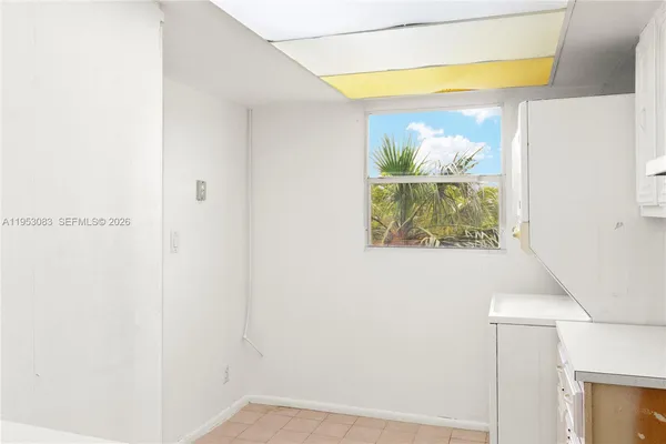 $100,000 | 117 Royal Park Drive, Unit 3H, Oakland Park, FL 33309