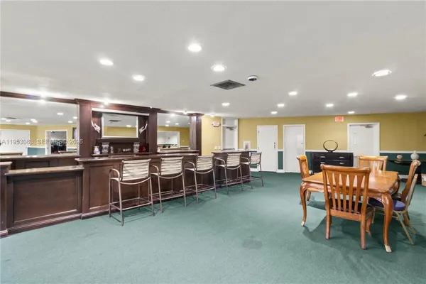 $100,000 | 117 Royal Park Drive, Unit 3H, Oakland Park, FL 33309