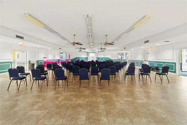 $100,000 | 117 Royal Park Drive, Unit 3H, Oakland Park, FL 33309