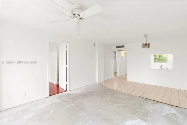 $100,000 | 117 Royal Park Drive, Unit 3H, Oakland Park, FL 33309