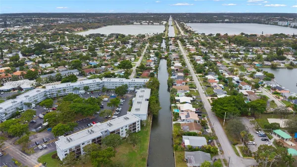 $100,000 | 117 Royal Park Drive, Unit 3H, Oakland Park, FL 33309