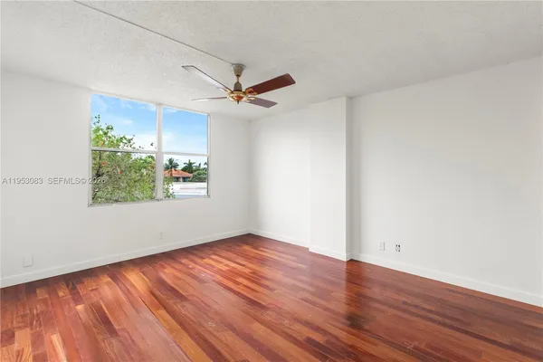 $100,000 | 117 Royal Park Drive, Unit 3H, Oakland Park, FL 33309
