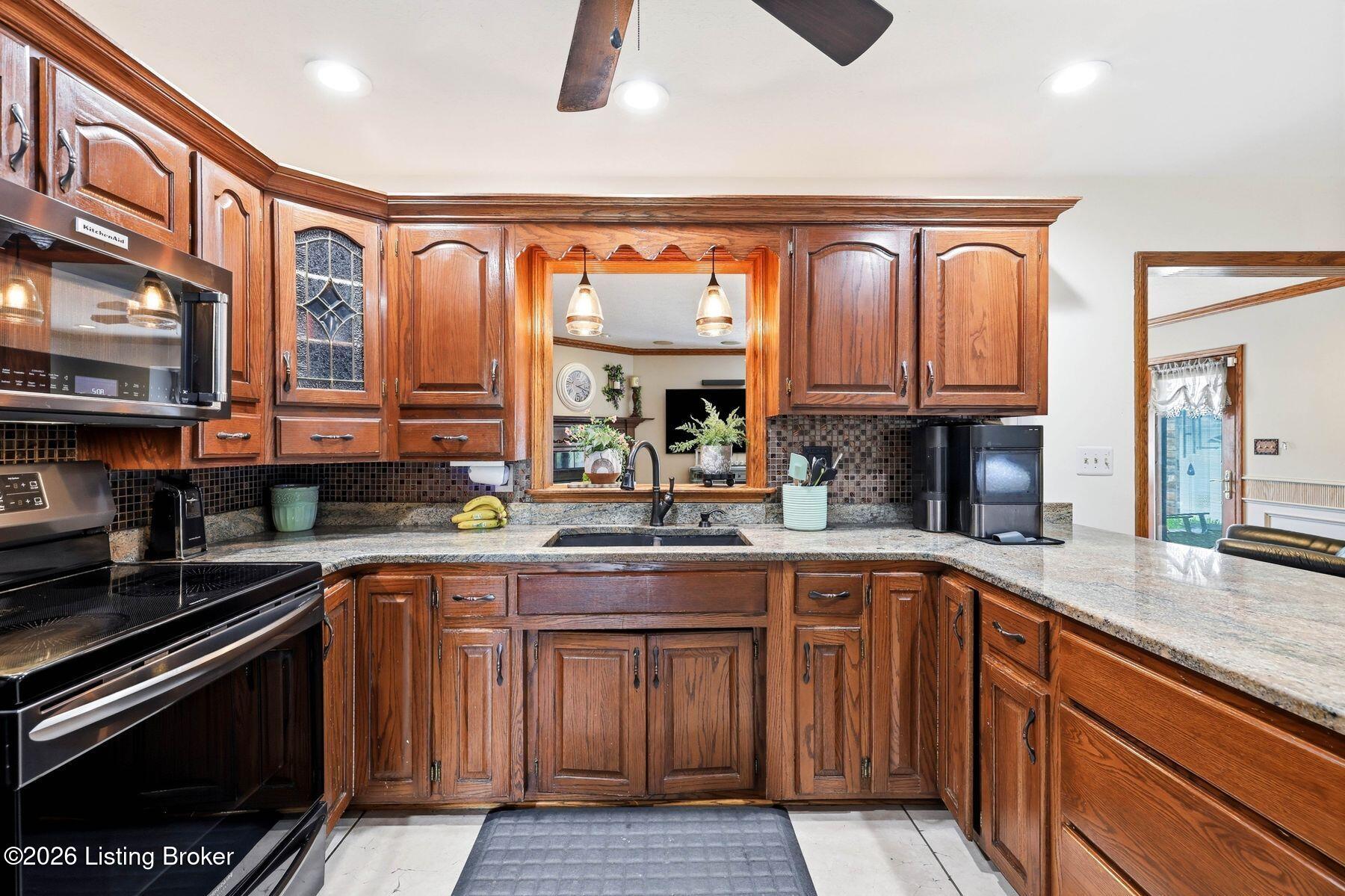 5504 Mt Washington Road Louisville, KY 40229 - Photo 6 of 49 photo_online_032