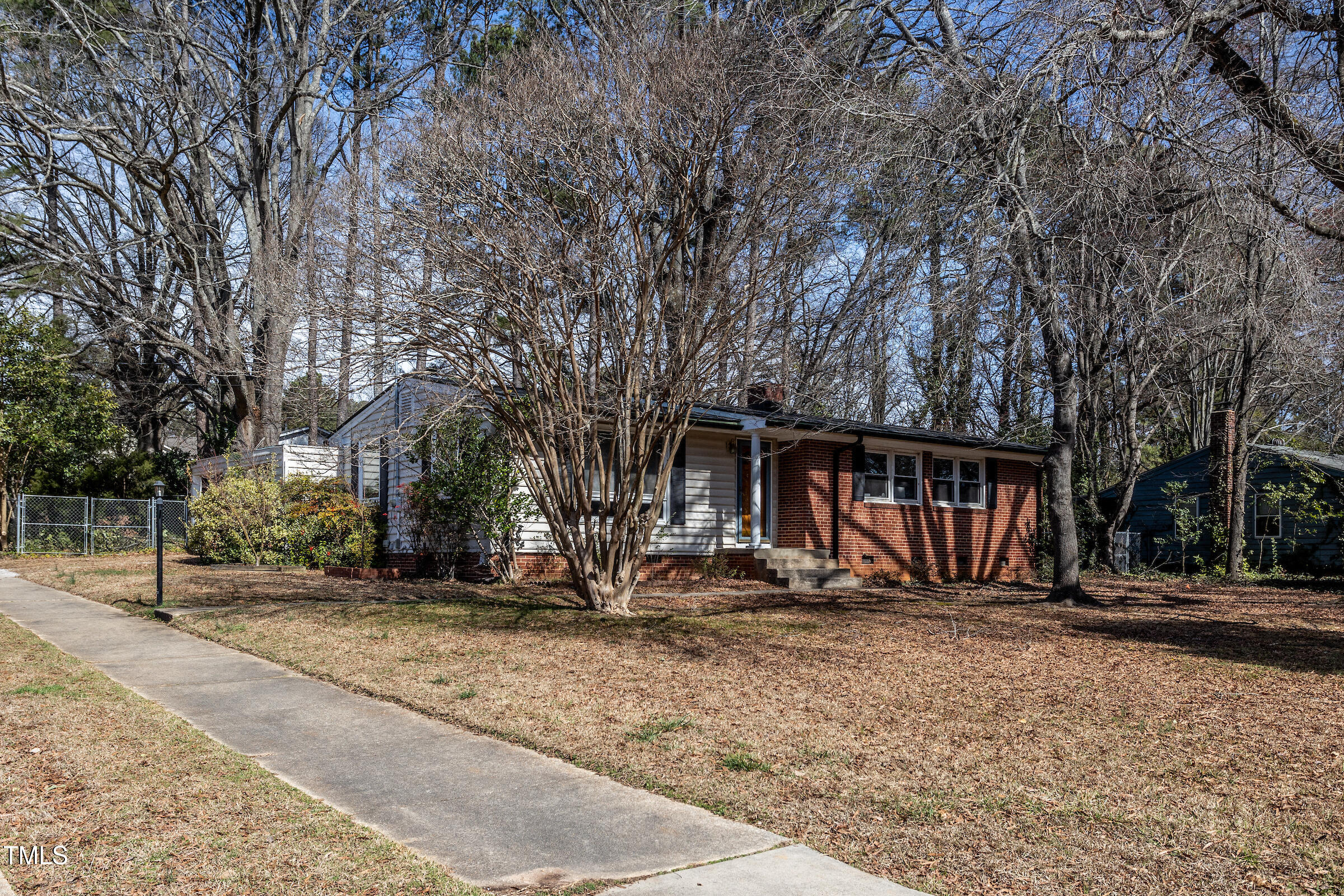 5136 Melbourne Road Raleigh, NC 27606 - Photo 17 of 22 5136Melbourne024
