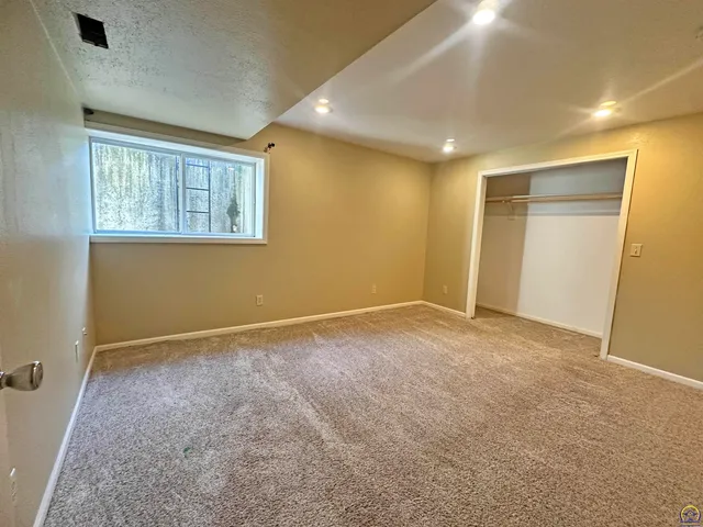 $225,000 | 3360 Southwest Chelsea Circle, Topeka, KS 66614