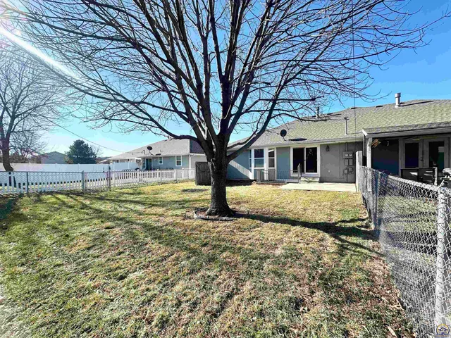 $225,000 | 3360 Southwest Chelsea Circle, Topeka, KS 66614