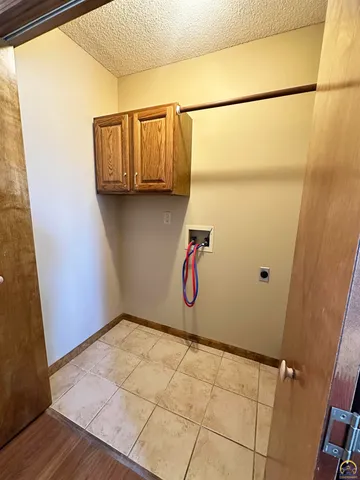 $225,000 | 3360 Southwest Chelsea Circle, Topeka, KS 66614