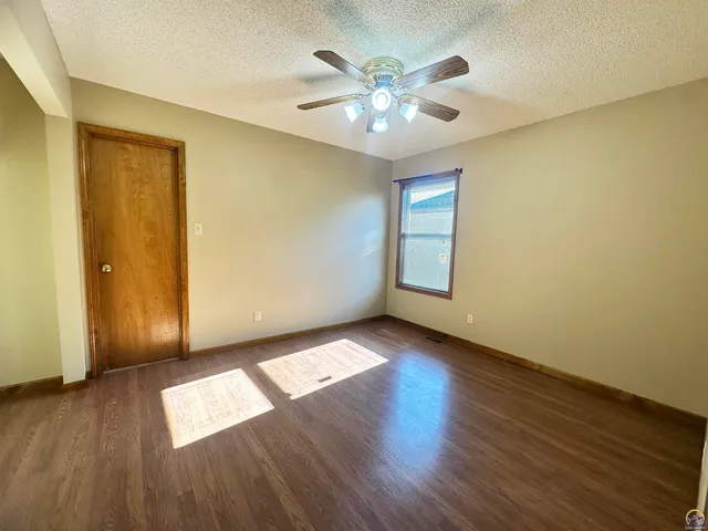 $225,000 | 3360 Southwest Chelsea Circle, Topeka, KS 66614