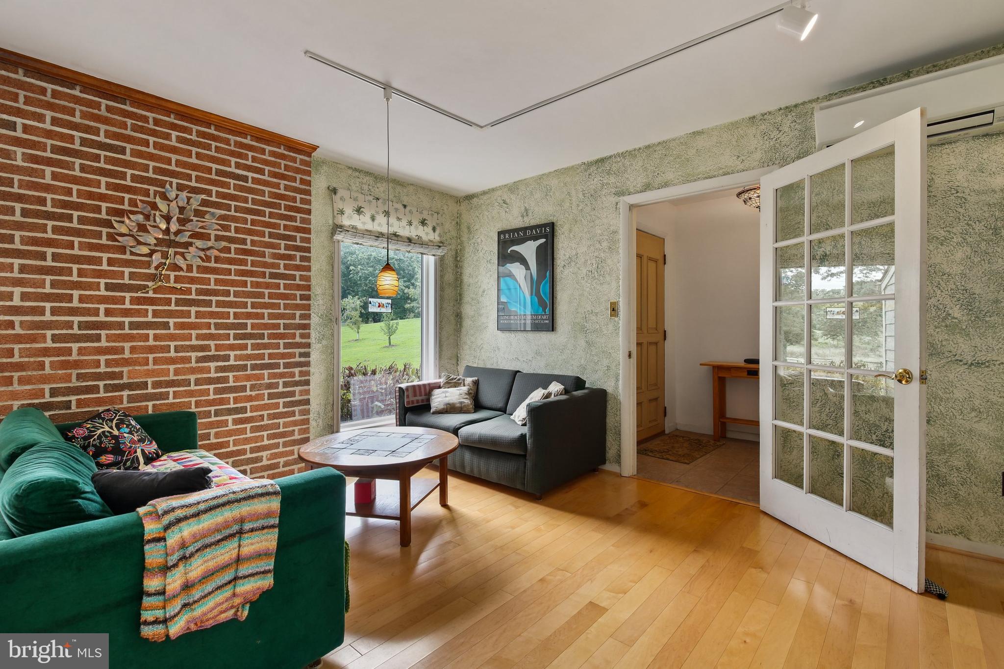 13282 Hunt Ridge Road Ellicott City, MD 21042 - Photo 6 of 49 Gallery Image 6