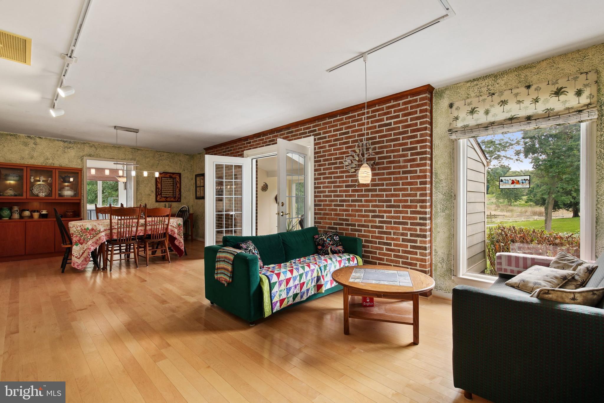 13282 Hunt Ridge Road Ellicott City, MD 21042 - Photo 7 of 49 Gallery Image 7