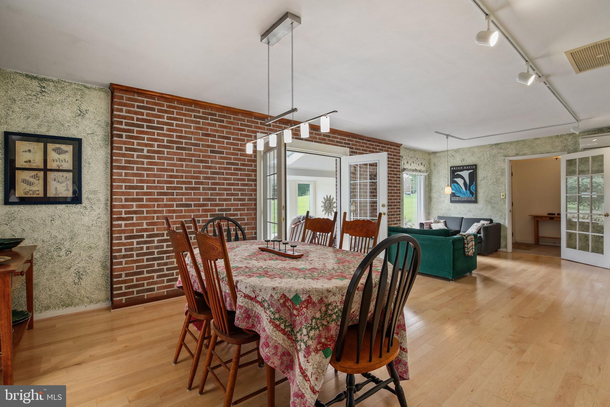 13282 Hunt Ridge Road Ellicott City, MD 21042 - Photo 10 of 49 Gallery Image 10