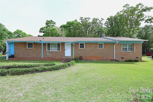 $375,000 | 104 Pinetree Drive, Matthews, NC 28104