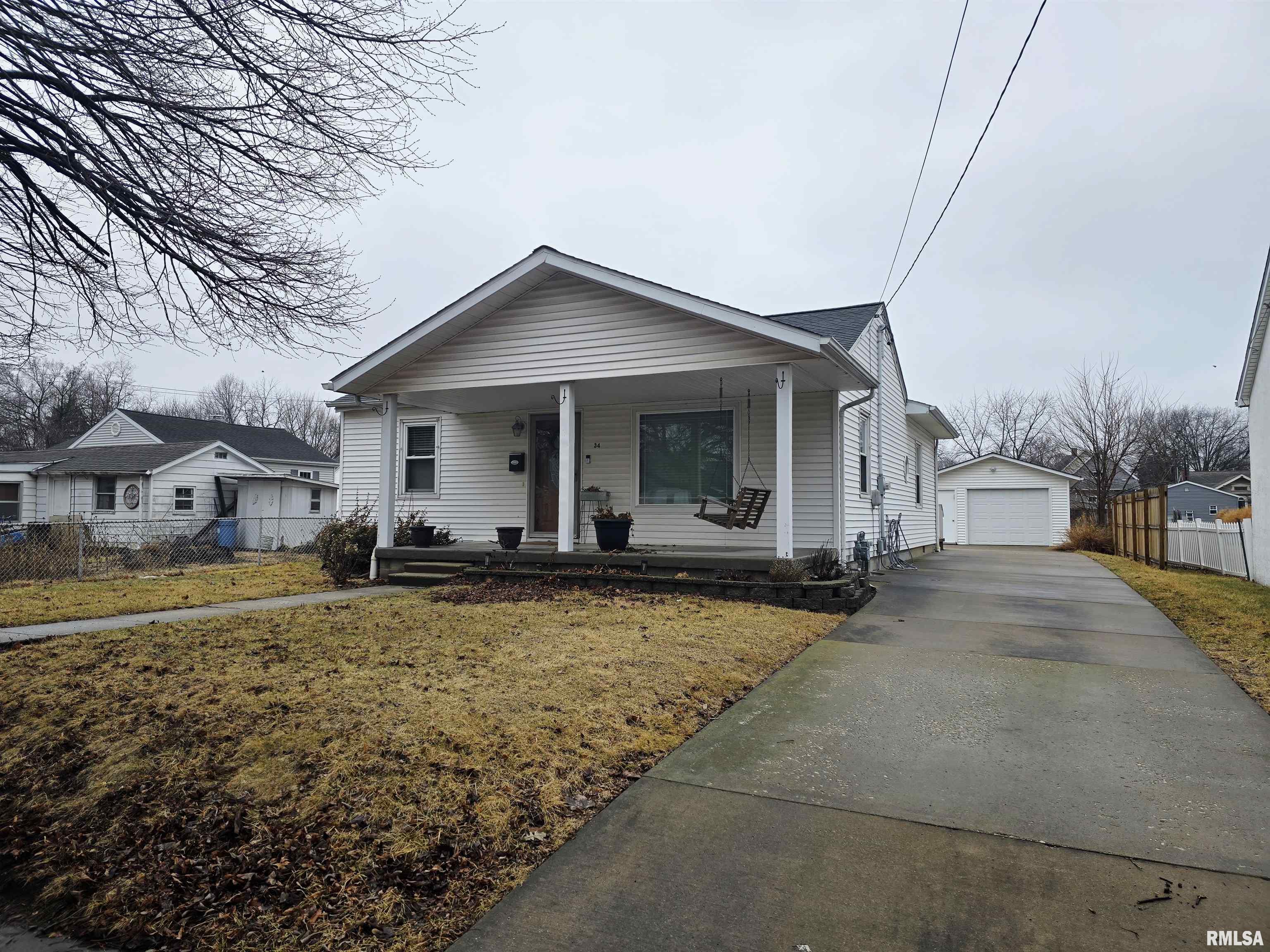 34 North 8th Avenue Canton, IL 61520 - Photo 1 of 49