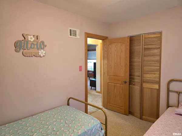 $139,900 | 34 North 8th Avenue, Canton, IL 61520