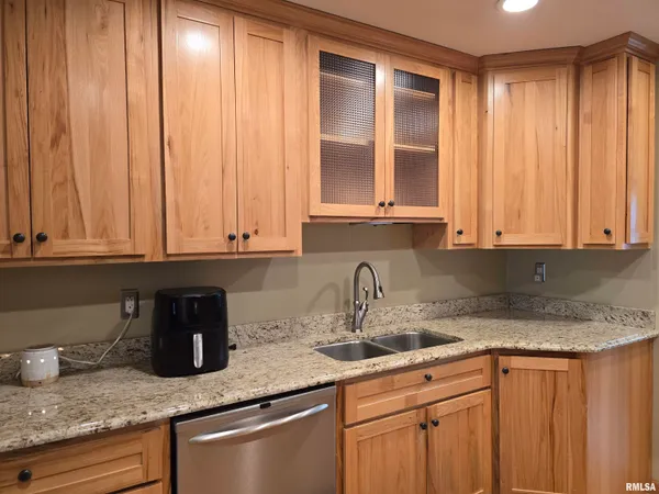 $139,900 | 34 North 8th Avenue, Canton, IL 61520