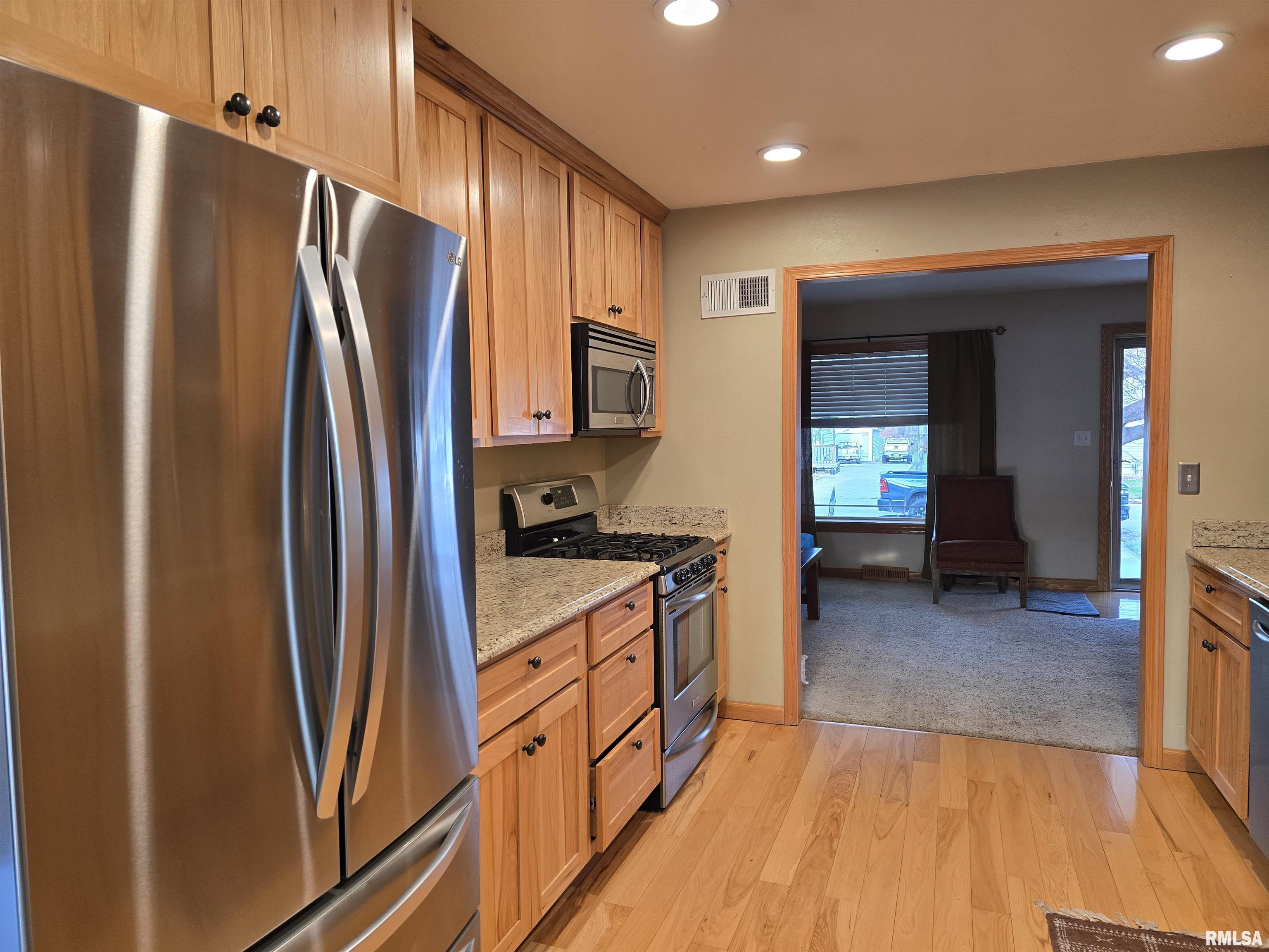 34 North 8th Avenue Canton, IL 61520 - Photo 25 of 49