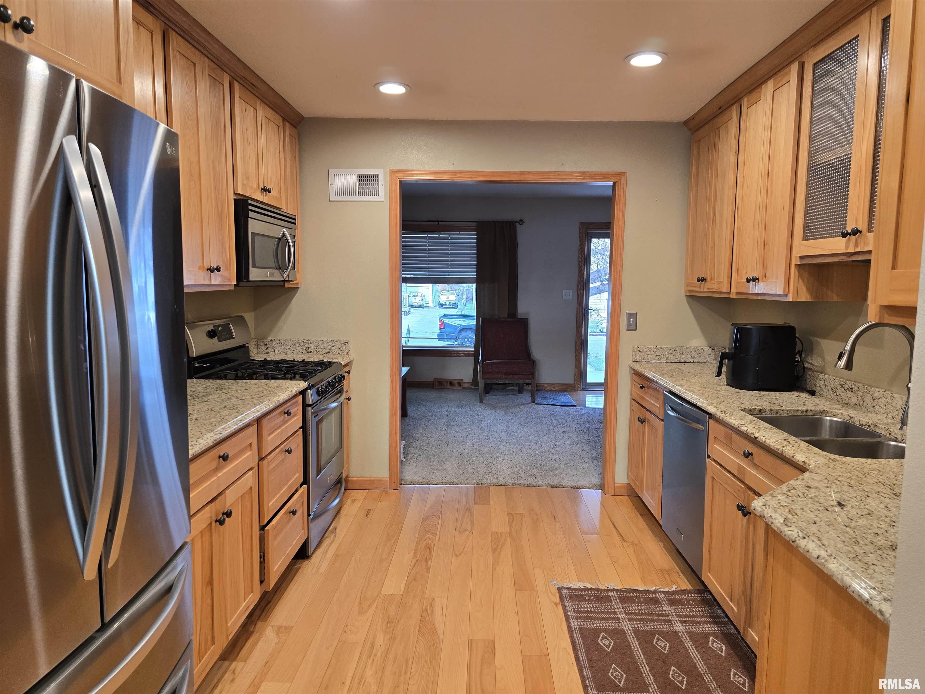 34 North 8th Avenue Canton, IL 61520 - Photo 29 of 49