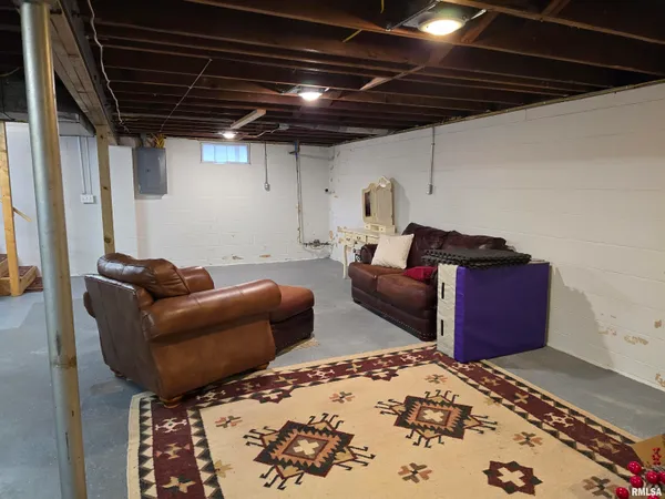 $139,900 | 34 North 8th Avenue, Canton, IL 61520