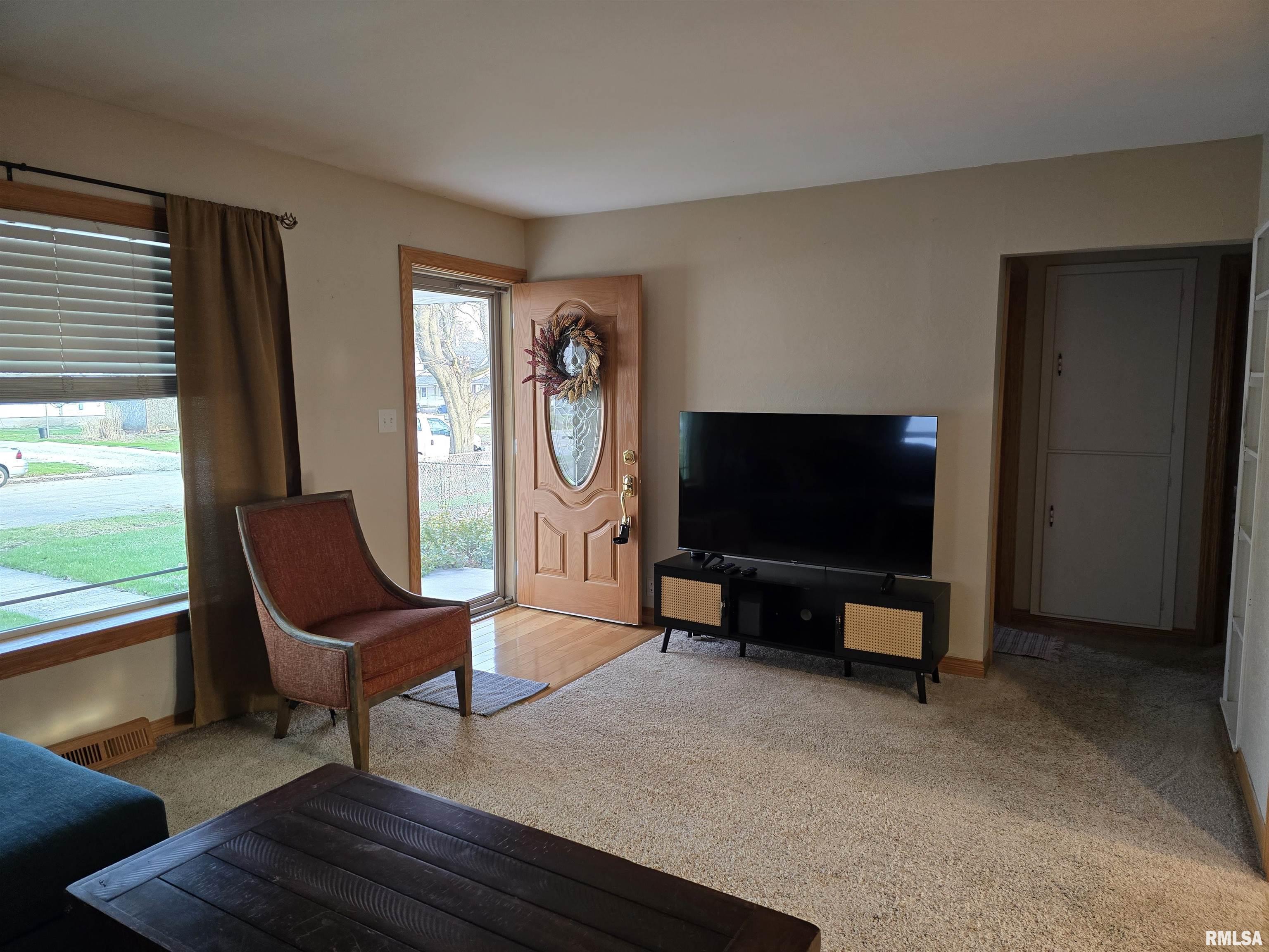 34 North 8th Avenue Canton, IL 61520 - Photo 8 of 49