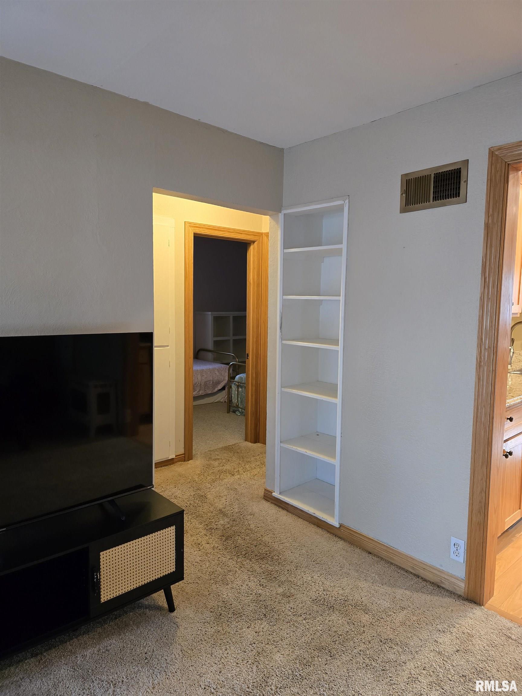 34 North 8th Avenue Canton, IL 61520 - Photo 10 of 49