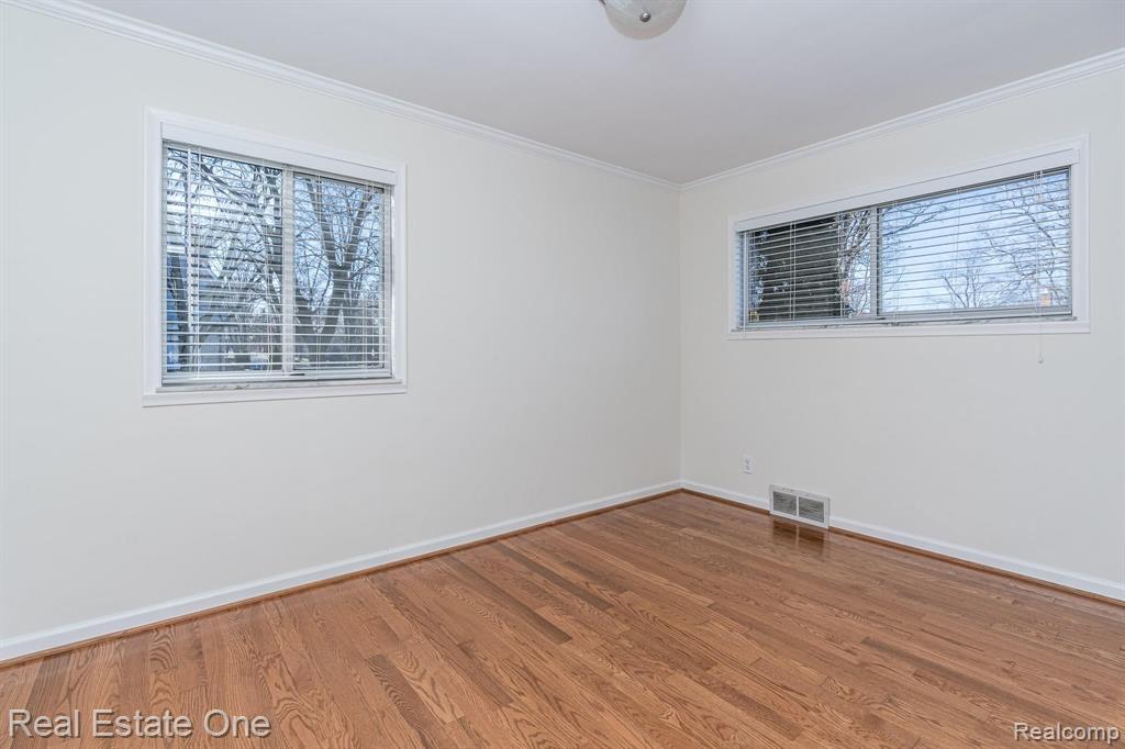 1216 Sycamore Drive Rochester, MI 48307 - Photo 19 of 31