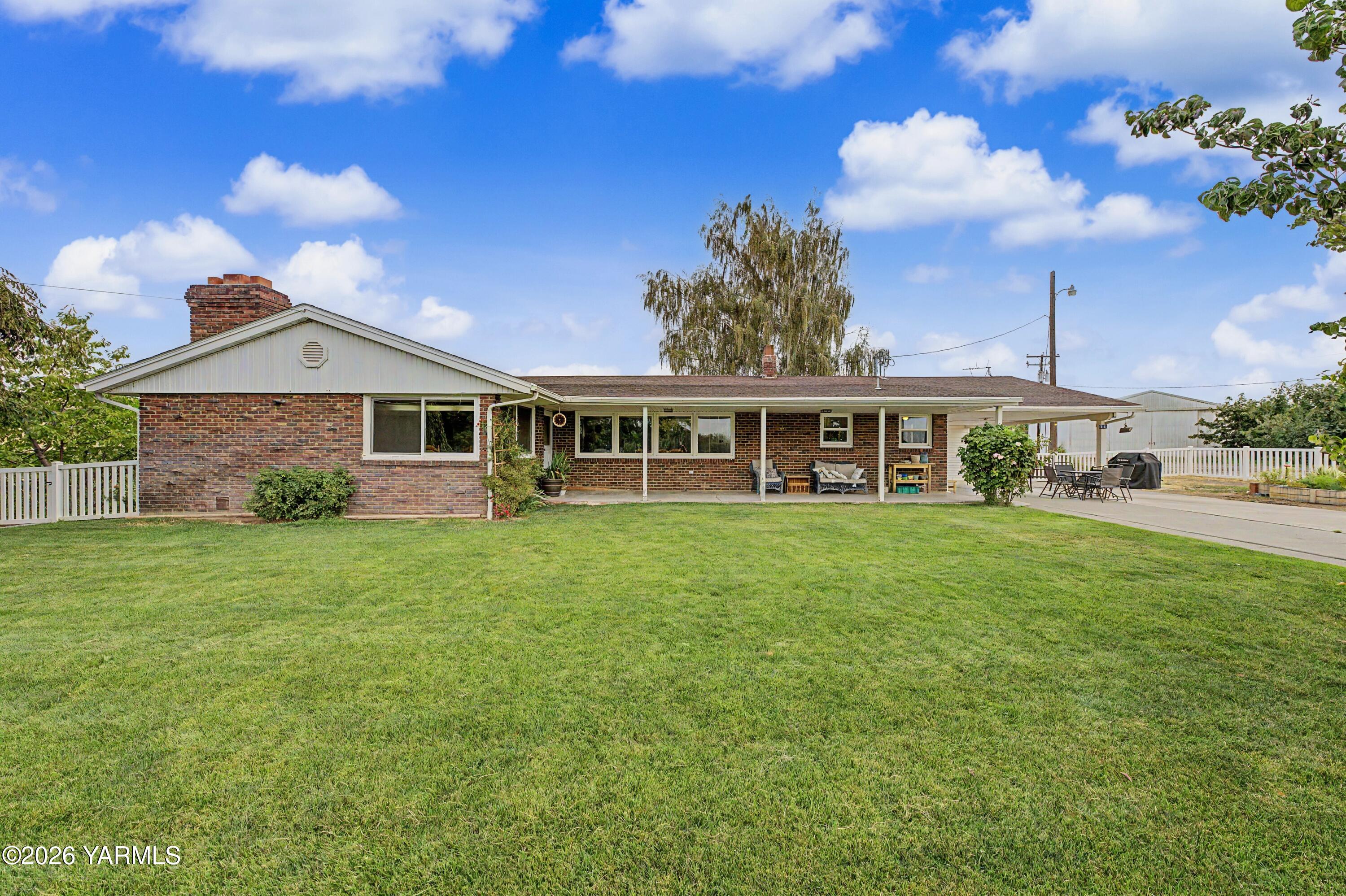 1001 Lamb Road Zillah, WA 98953 - Photo 1 of 28 31_31_exterior