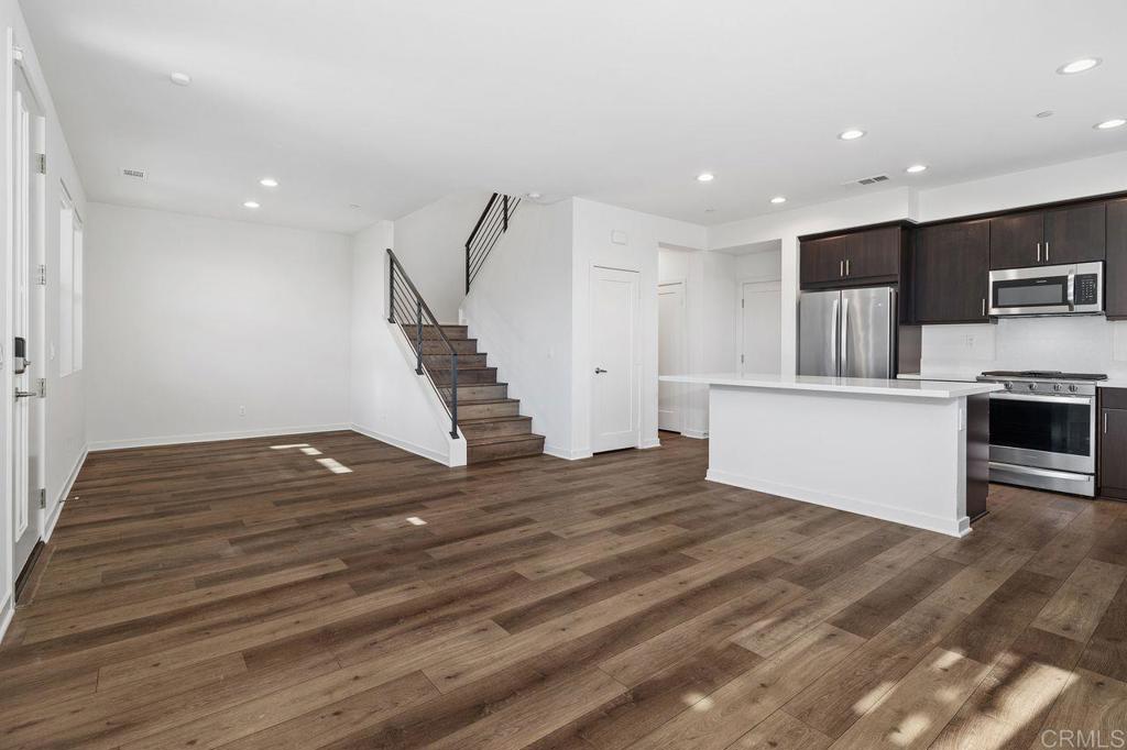 2080 Tango Loop, Unit 1 Chula Vista, CA 91915 - Photo 4 of 32