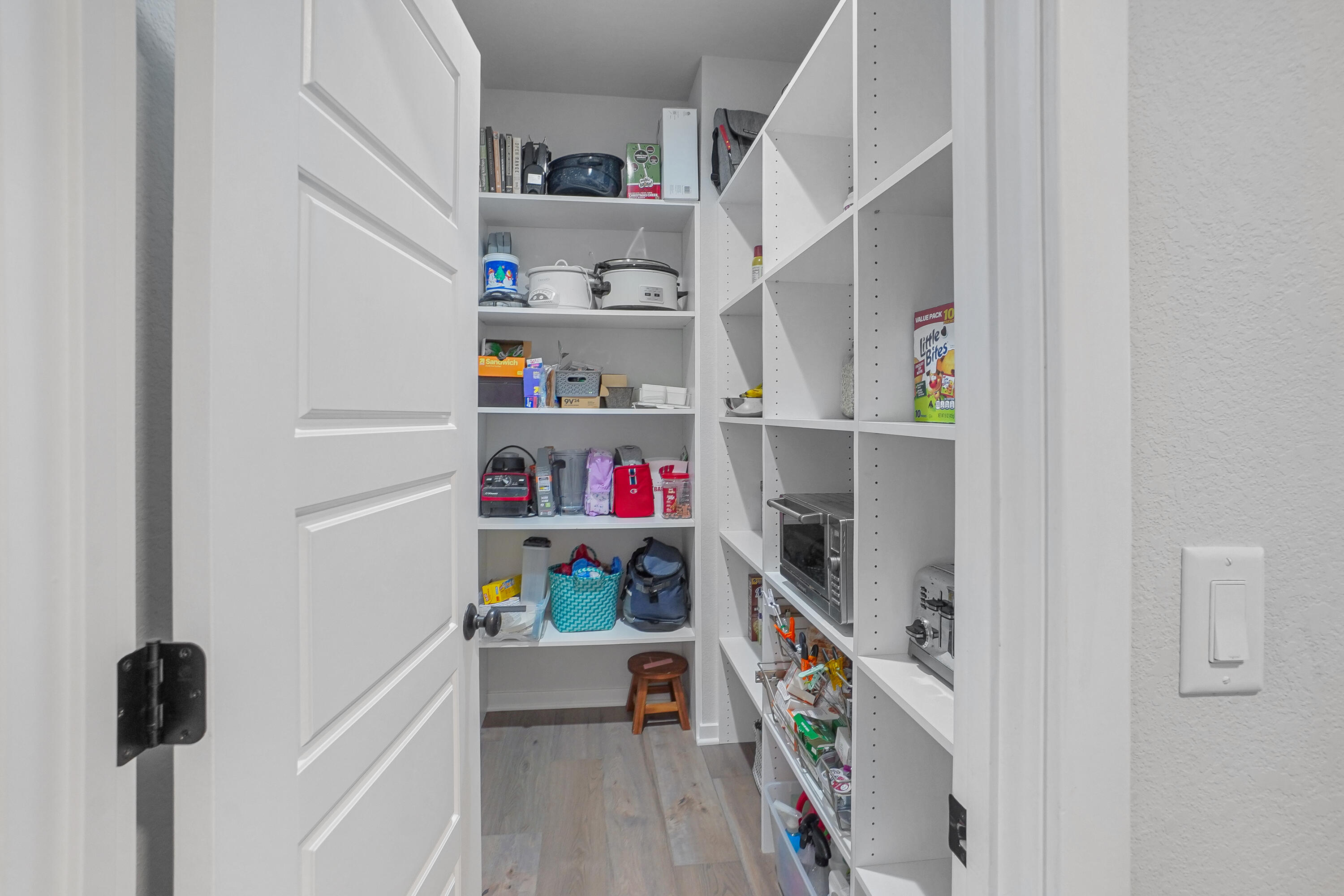 35233 Walleye Court Summit, WI 53066 - Photo 21 of 40 Pantry