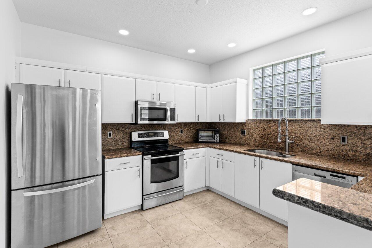 11157 Harbour Springs Circle Boca Raton, FL 33428 - Photo 18 of 68 016-11157HarbourSpringsCircle-BocaRaton-