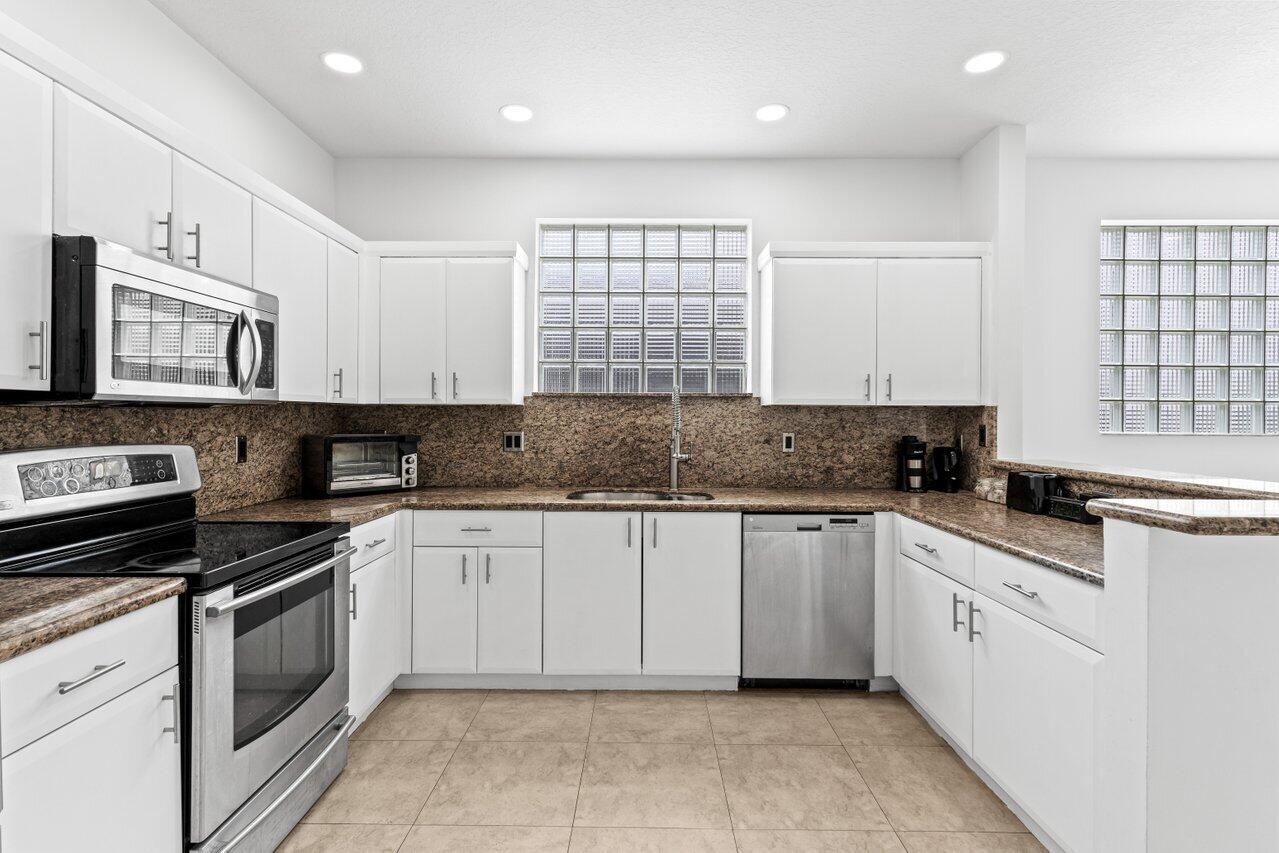 11157 Harbour Springs Circle Boca Raton, FL 33428 - Photo 19 of 68 015-11157HarbourSpringsCircle-BocaRaton-