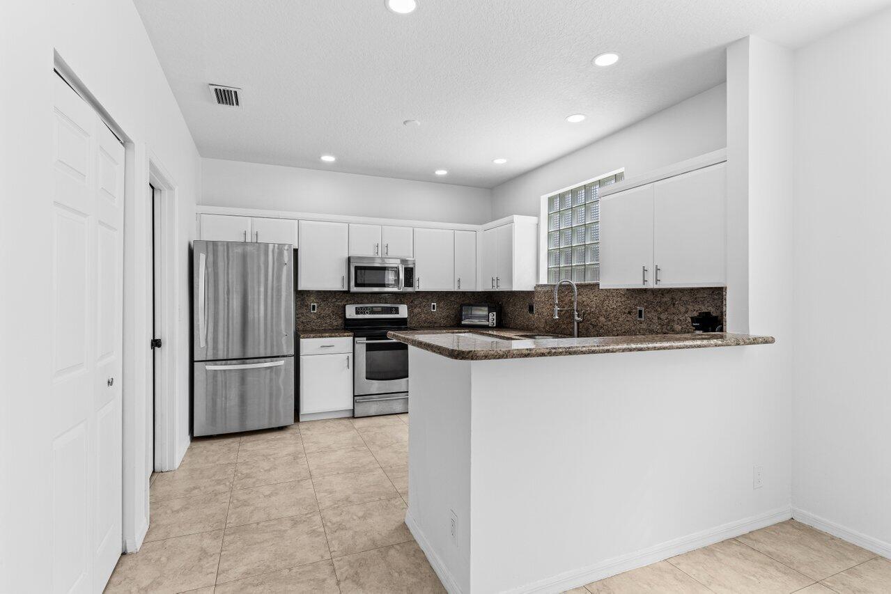 11157 Harbour Springs Circle Boca Raton, FL 33428 - Photo 21 of 68 013-11157HarbourSpringsCircle-BocaRaton-