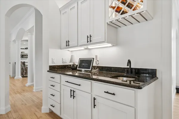 $719,000 | 77 Roosevelt Drive, East Dubuque, IL 61025