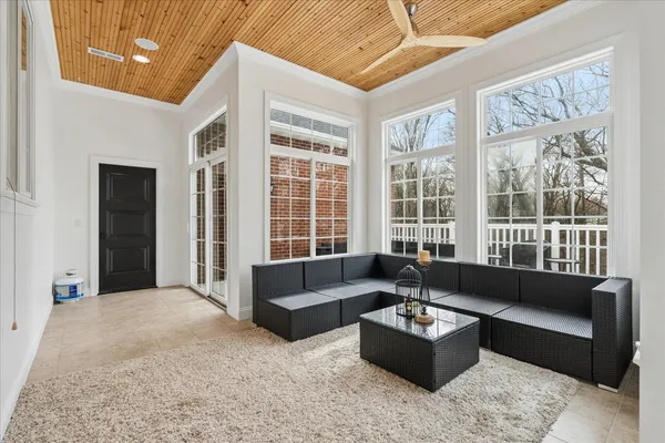 $719,000 | 77 Roosevelt Drive, East Dubuque, IL 61025