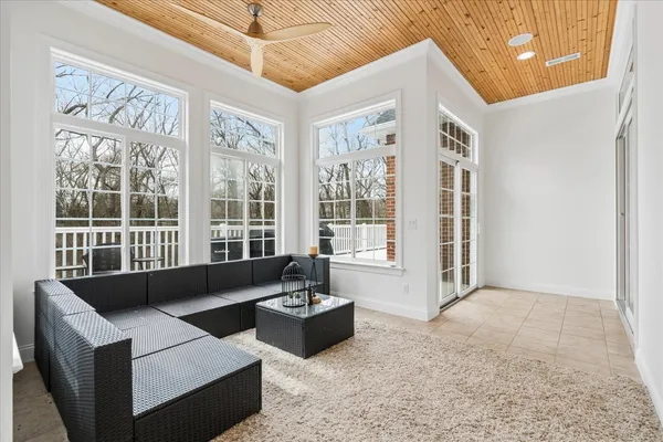 $719,000 | 77 Roosevelt Drive, East Dubuque, IL 61025