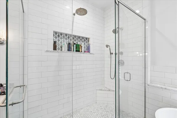 $719,000 | 77 Roosevelt Drive, East Dubuque, IL 61025