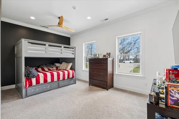 $719,000 | 77 Roosevelt Drive, East Dubuque, IL 61025