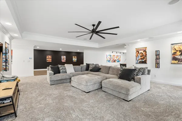 $719,000 | 77 Roosevelt Drive, East Dubuque, IL 61025