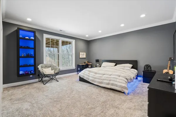 $719,000 | 77 Roosevelt Drive, East Dubuque, IL 61025