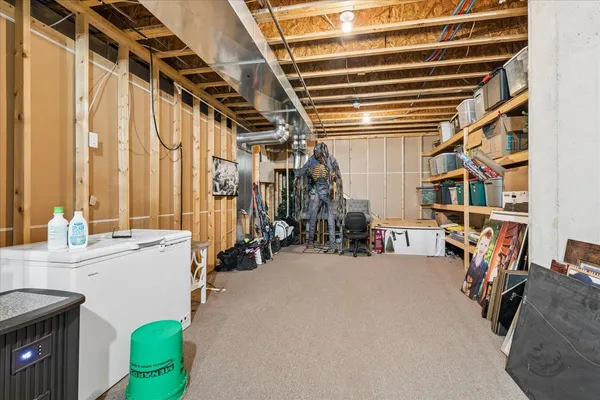 $719,000 | 77 Roosevelt Drive, East Dubuque, IL 61025