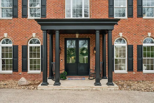 $719,000 | 77 Roosevelt Drive, East Dubuque, IL 61025