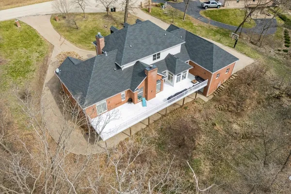$719,000 | 77 Roosevelt Drive, East Dubuque, IL 61025