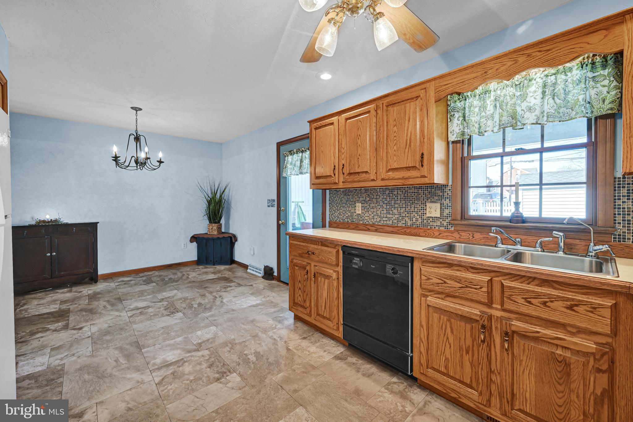 550 East Walnut Street Hanover, PA 17331 - Photo 10 of 39 Gallery Image 10
