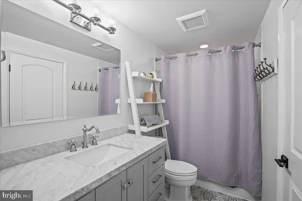 $699,990 | 5829 Parakeet Drive, Burke, VA 22015