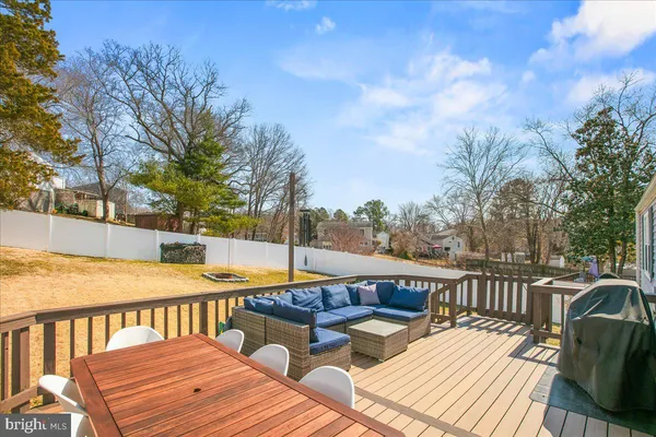 $699,990 | 5829 Parakeet Drive, Burke, VA 22015