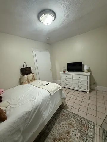 $3,800 | 190 L Street, Unit 1, Boston, MA 02127