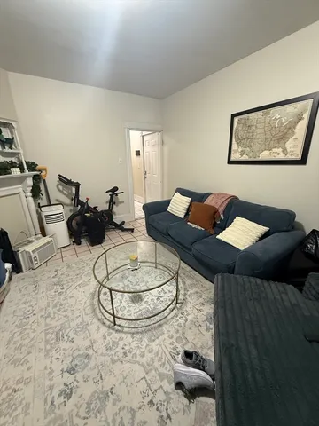 $3,800 | 190 L Street, Unit 1, Boston, MA 02127