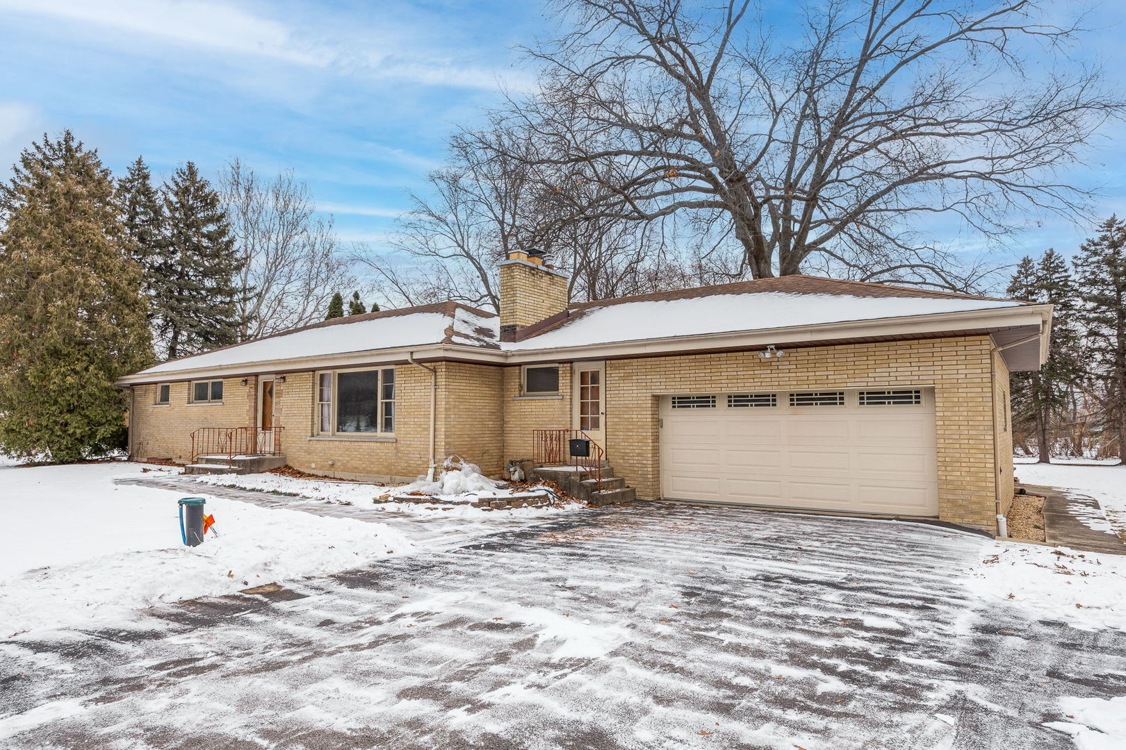 1927 Warrenville Road Lisle, IL 60532 - Photo 31 of 41 a front view of a house with a yard